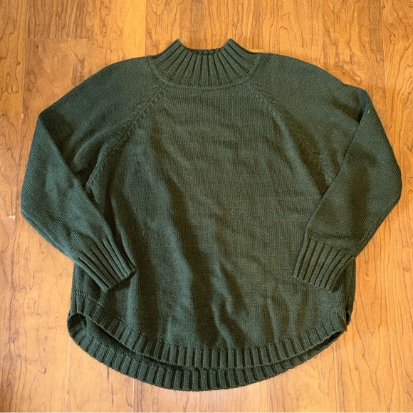 Stitches & Stripes Sweaters - STITCHES AND STRIPES Mock Neck Green Pullover Sweater size Medium